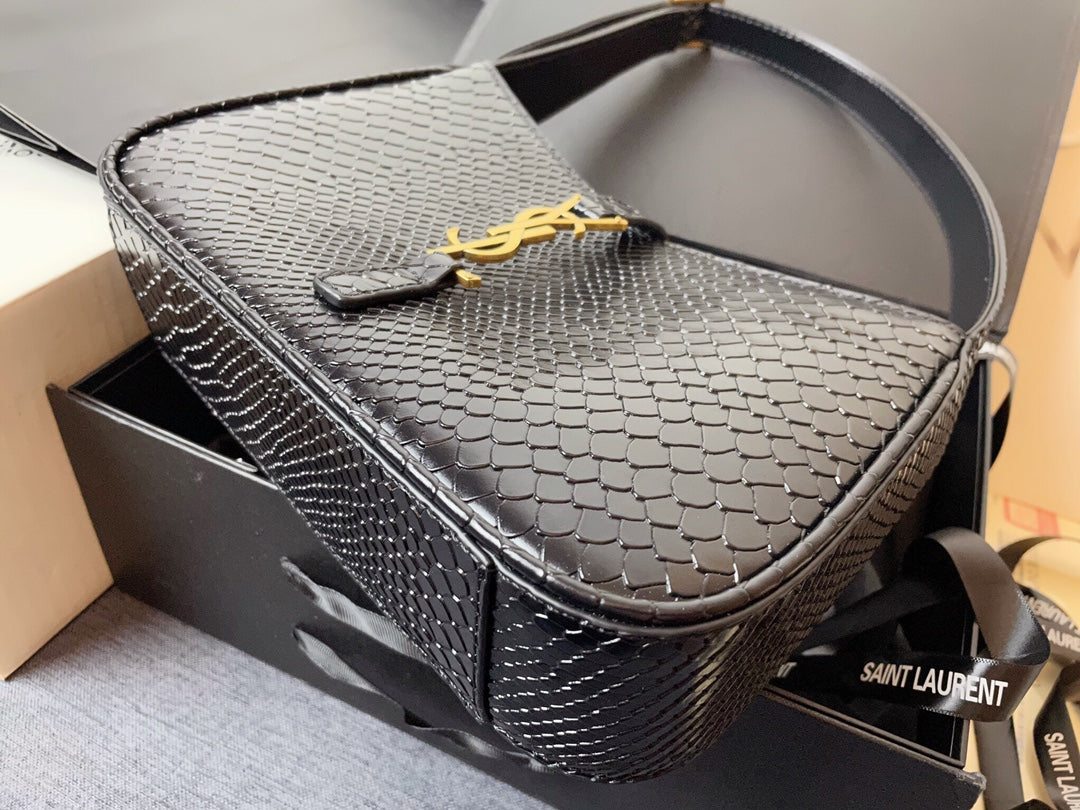 4XSL29BDE Stylish leather bag 