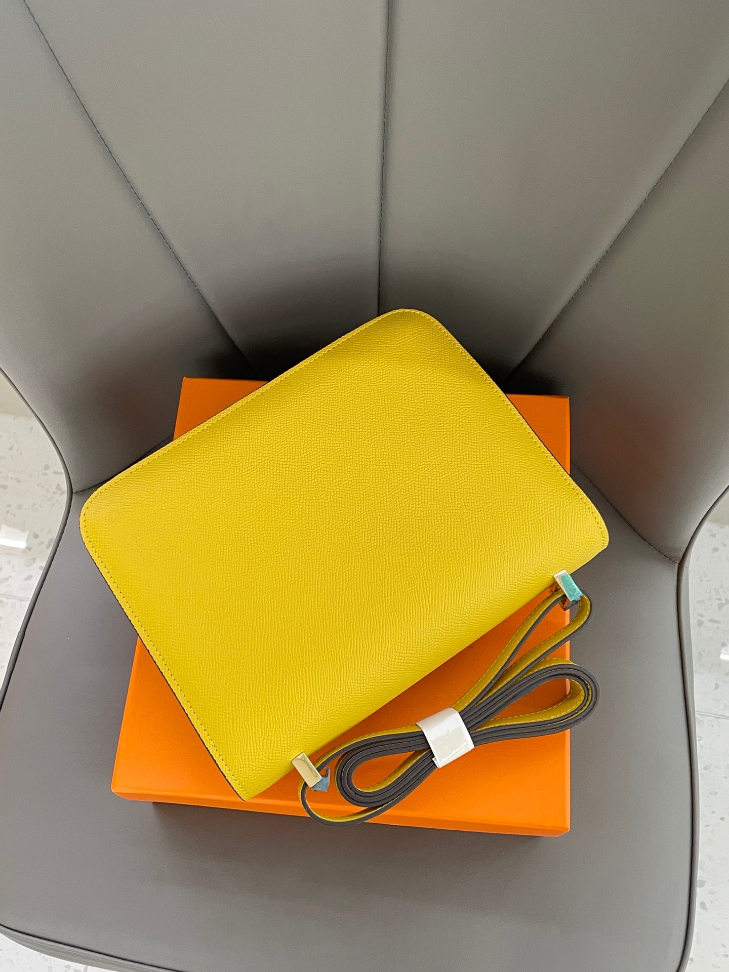 155NH65BDE Stylish leather bag