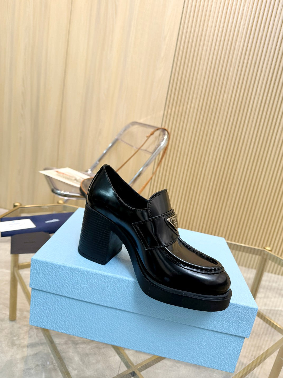 285ZPD63ZDE Stylish leather High heels