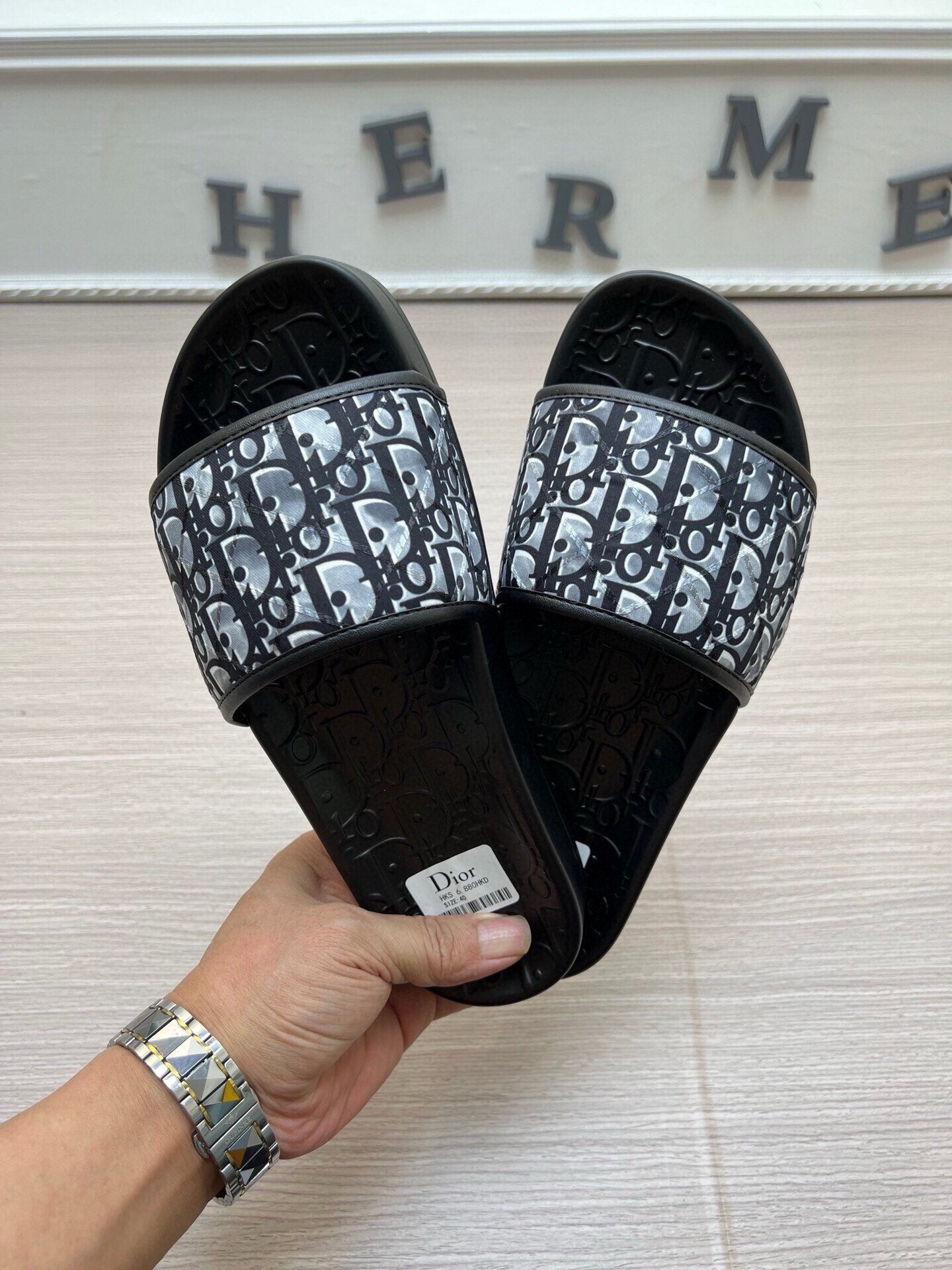 5LD214ZDE Stylish Slippers