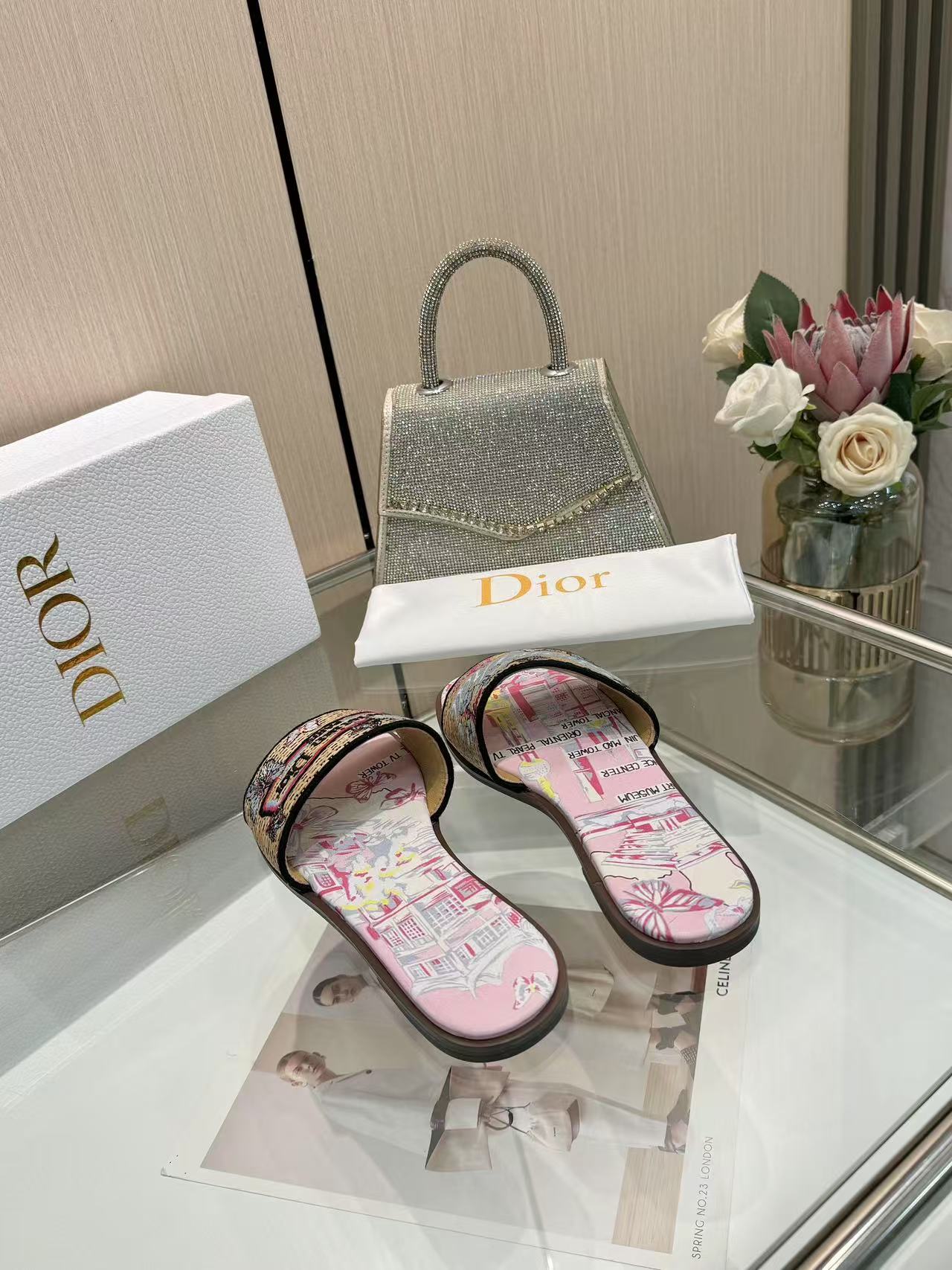 285ZD67ZDE Stylish  Peather Slippers