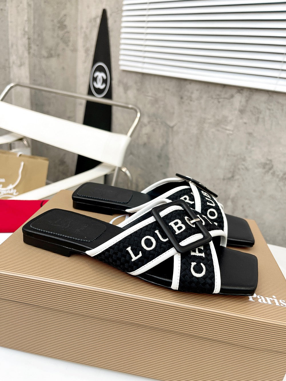 J4A43ZDE Stylish leather Slippers