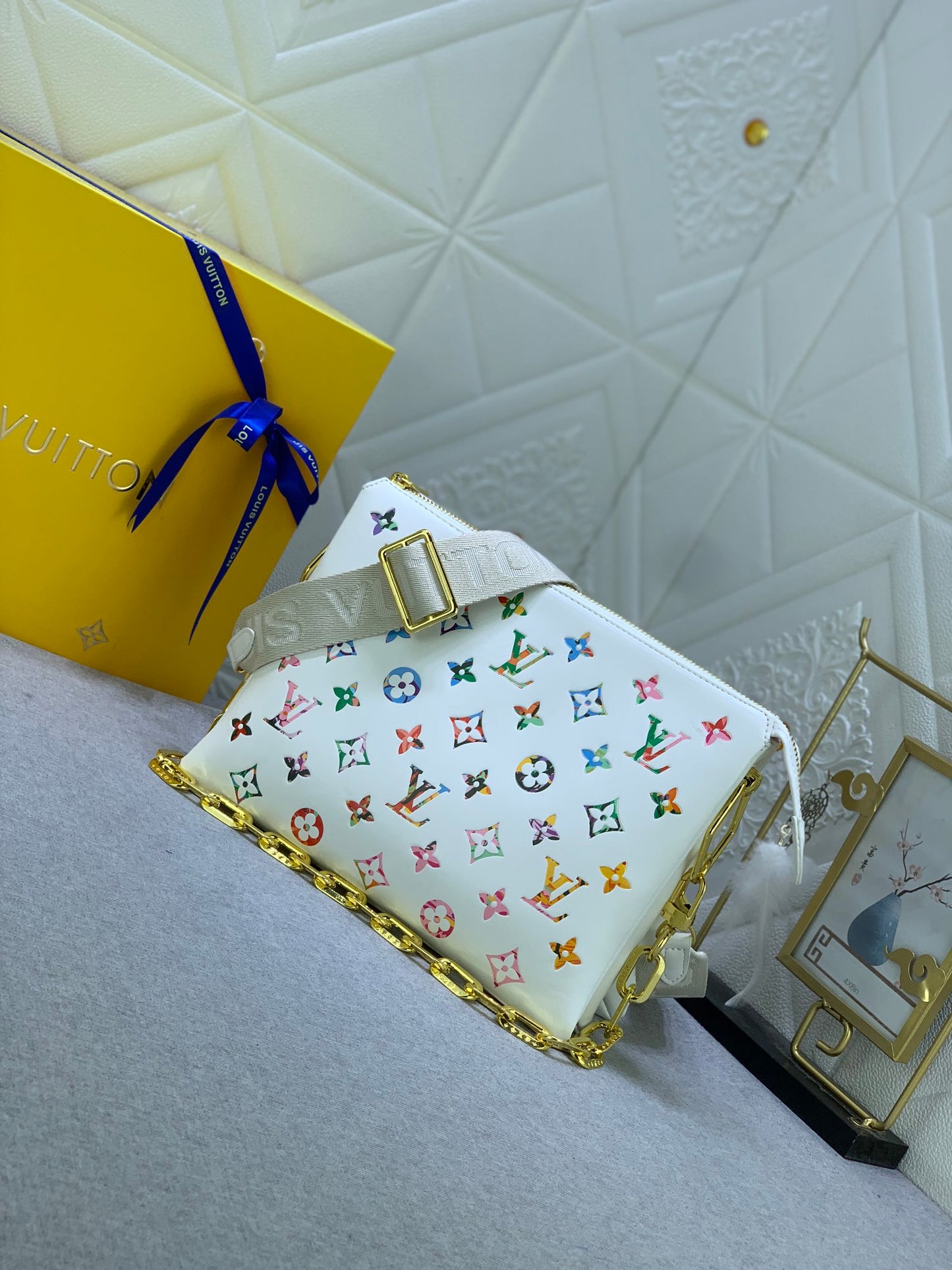 2XE39BDE Stylish leather bag 