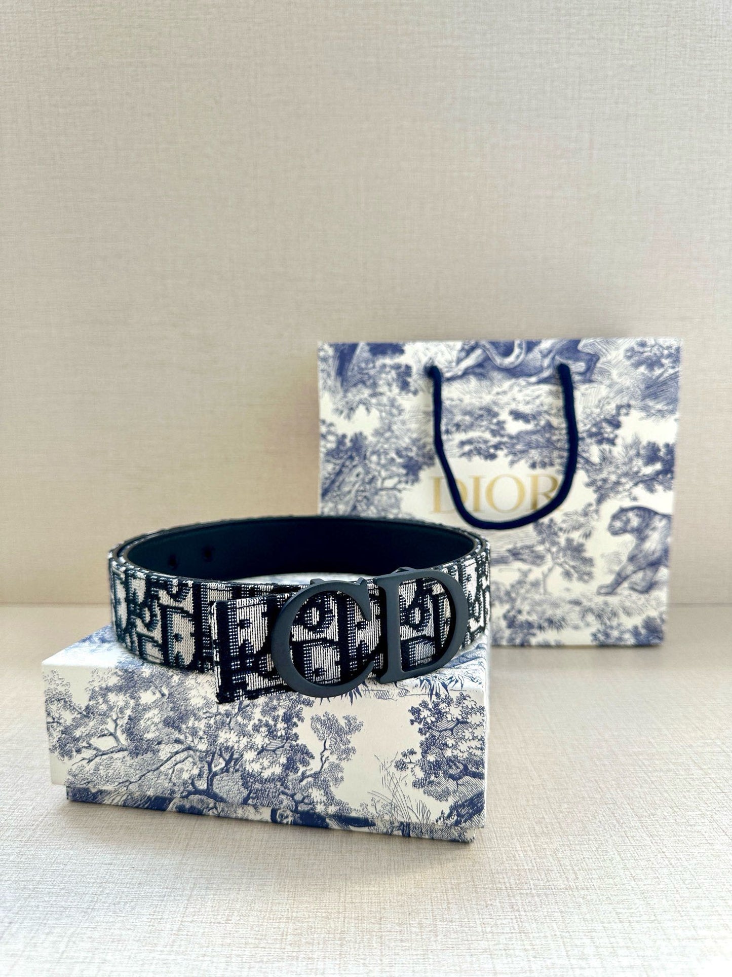 155RD207PDE Stylish  High quality belt With full package