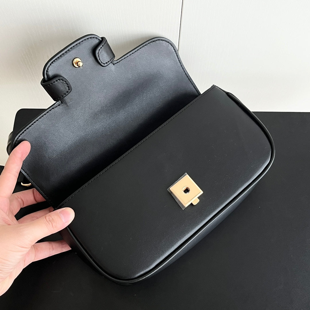 1XB55BDE Stylish leather bag