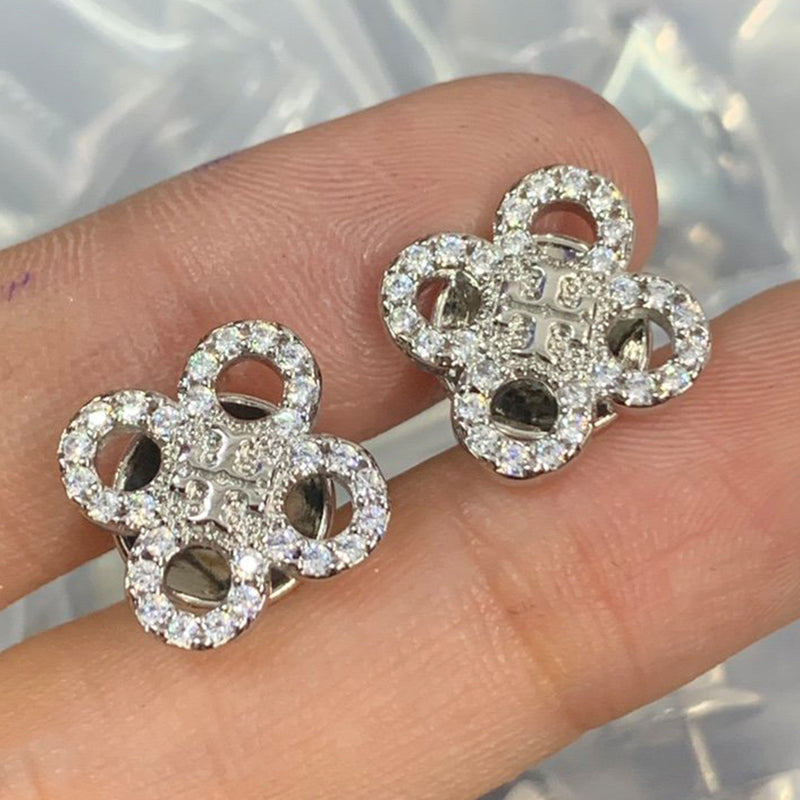 6XA16EDE Stylish Earrings