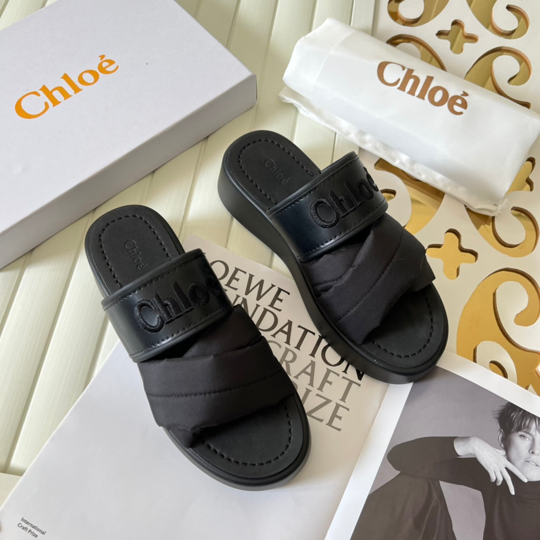 14B138ZDE Stylish Slippers