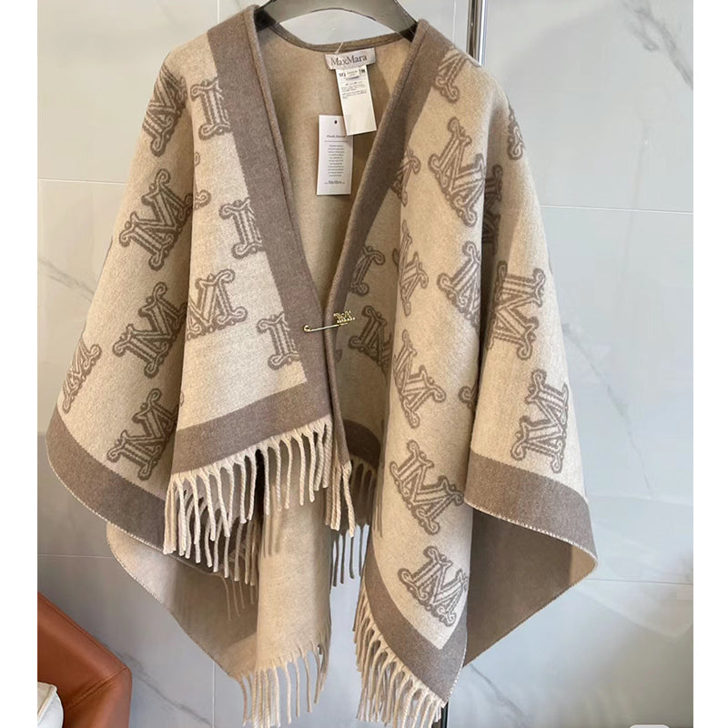 175RA52WDE Stylish cape
