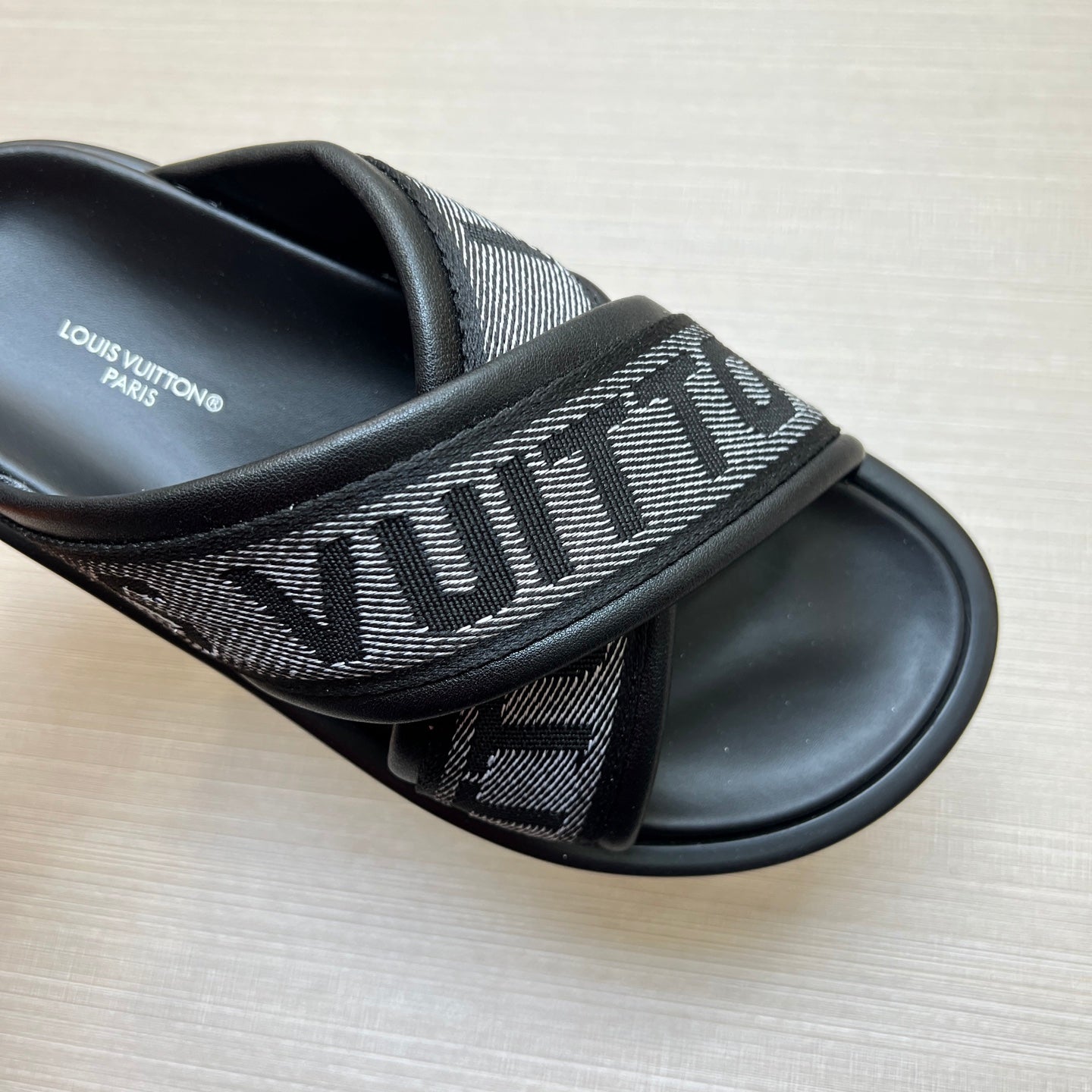 535ZE273ZDE Stylish Slippers