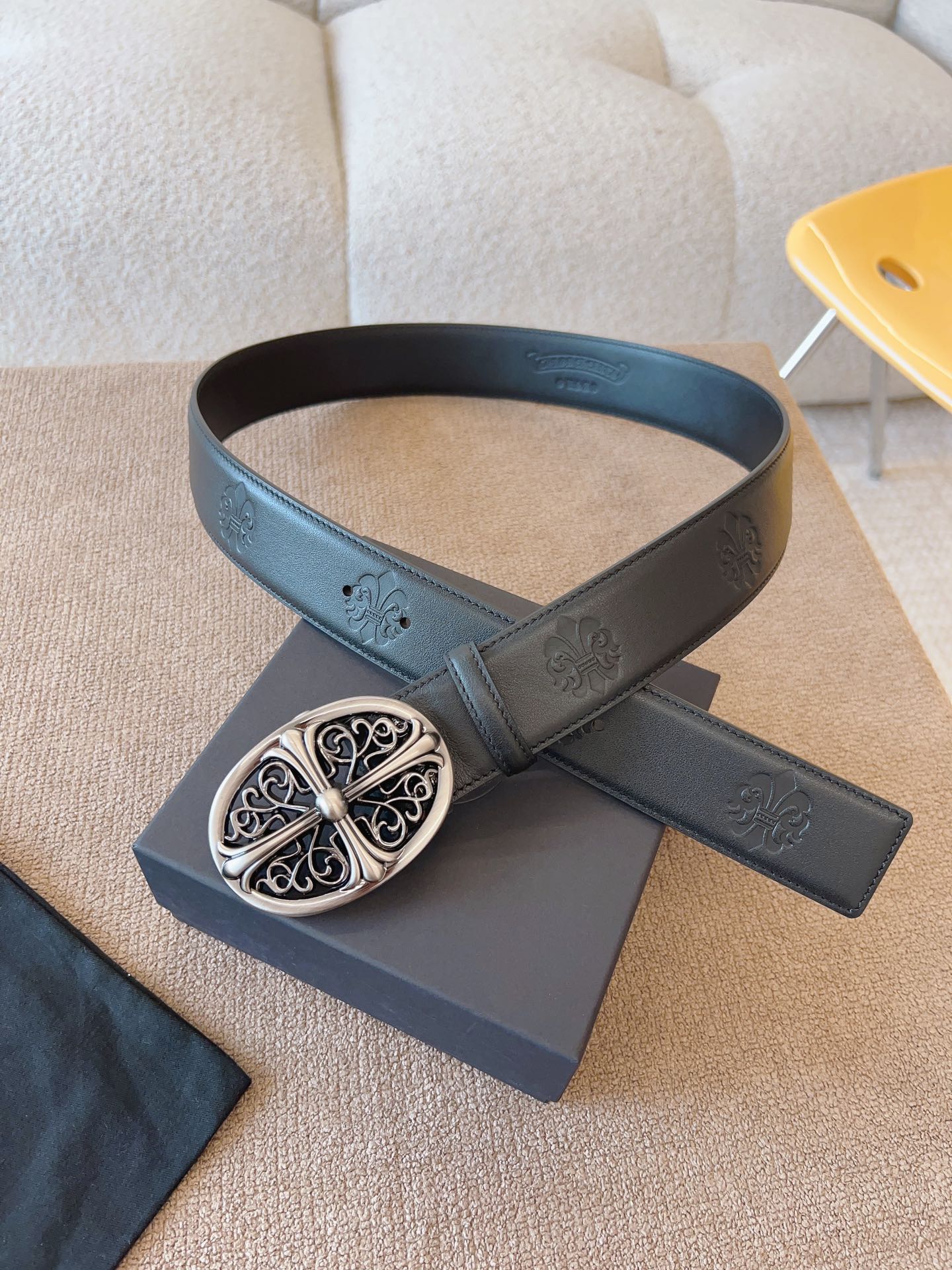 255RA16PDE Stylish High quality belt With full package