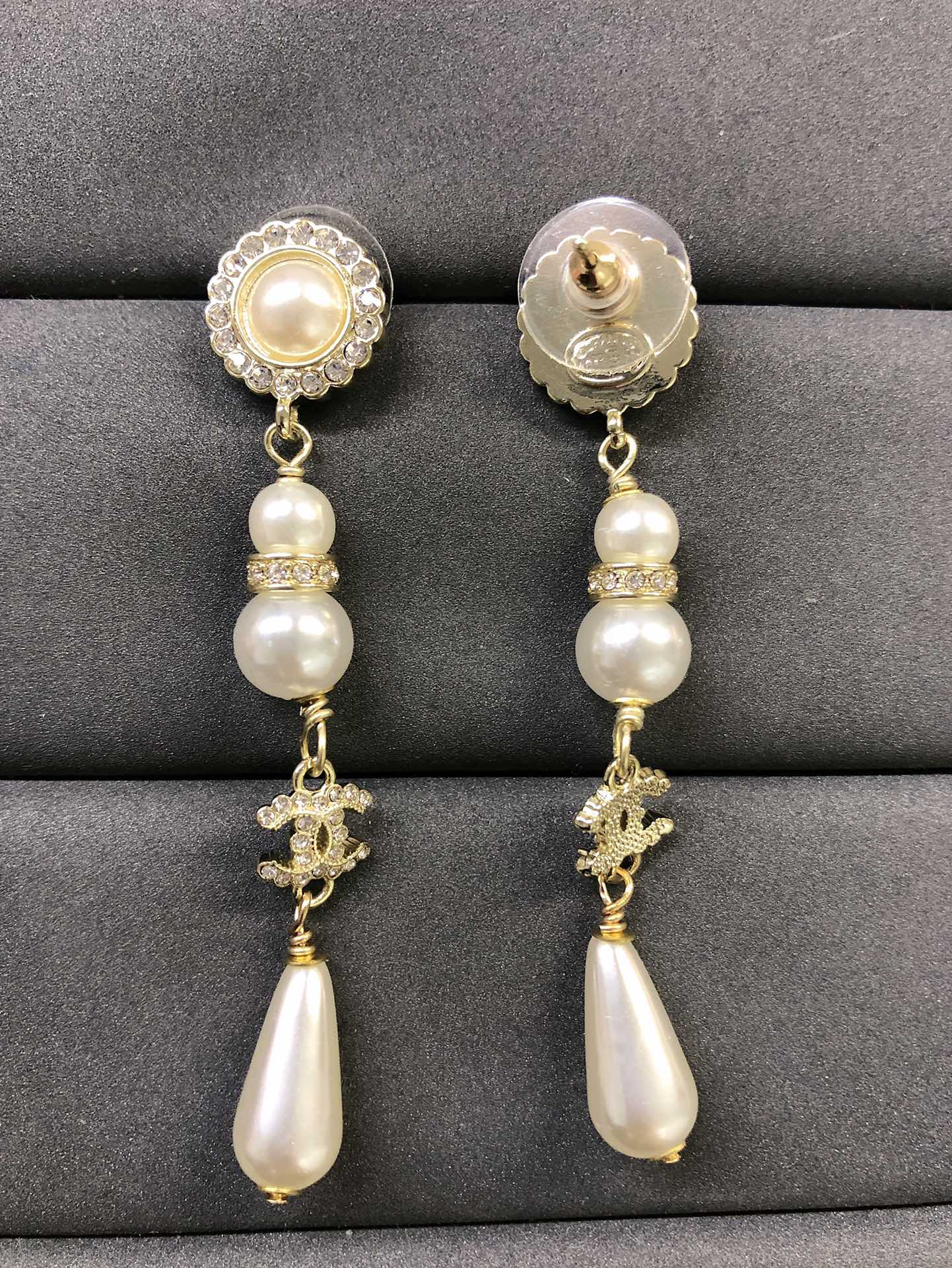 14C73EDE Stylish Earrings