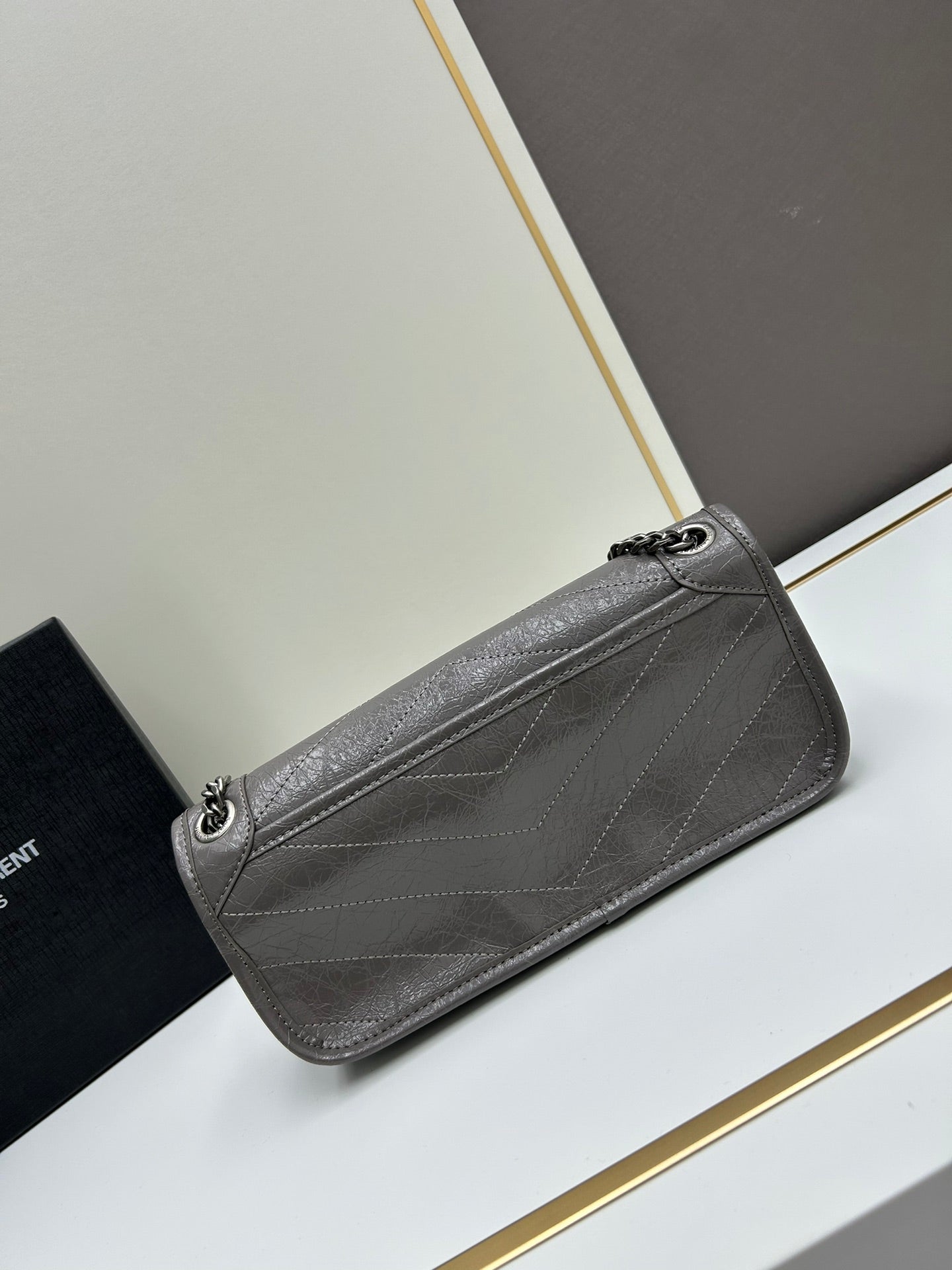 1XB460BDE Stylish leather bag