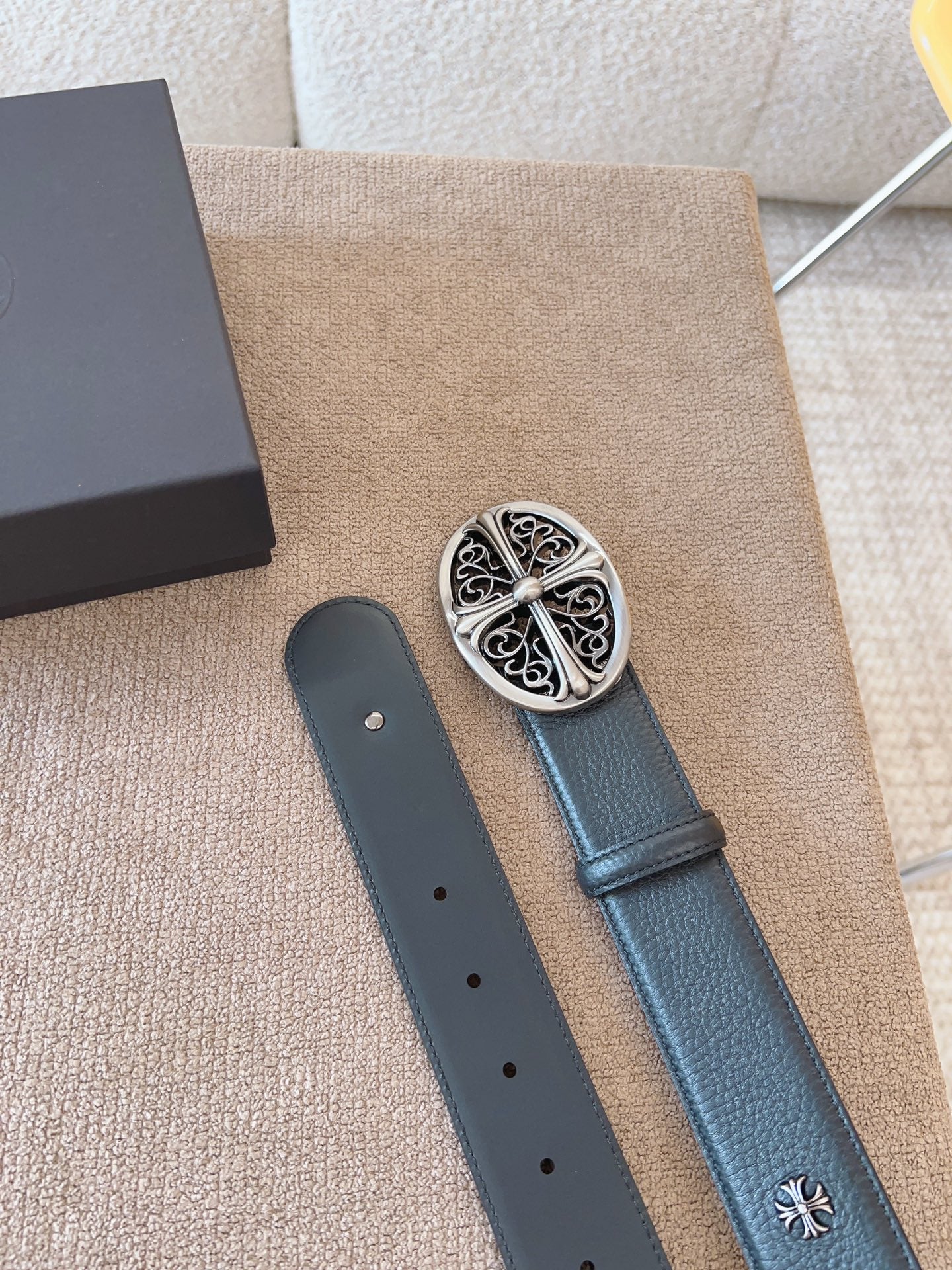 255RA15PDE Stylish  High quality belt With full package