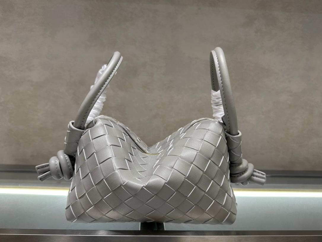 1XA84BDE Stylish leather bag