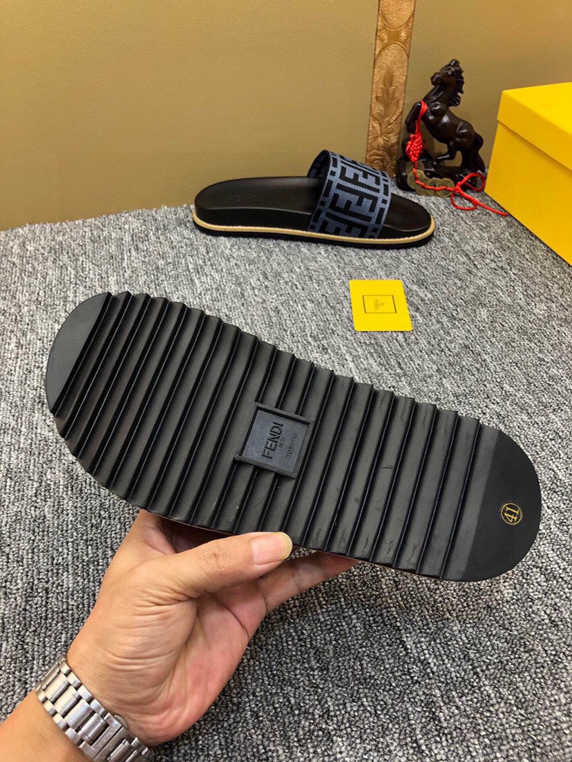 5XF102ZDE Stylish Slippers
