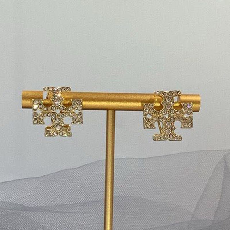 6XA7EDE Stylish Earrings