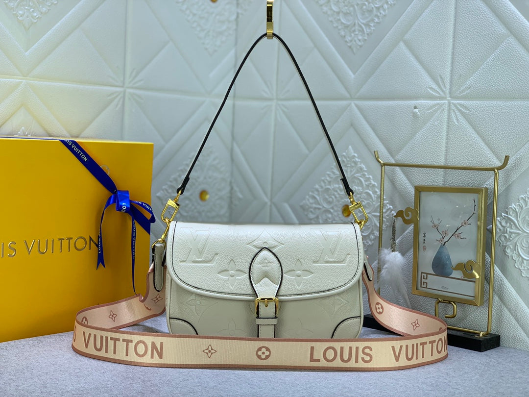 2XE141BDE Stylish leather bag 