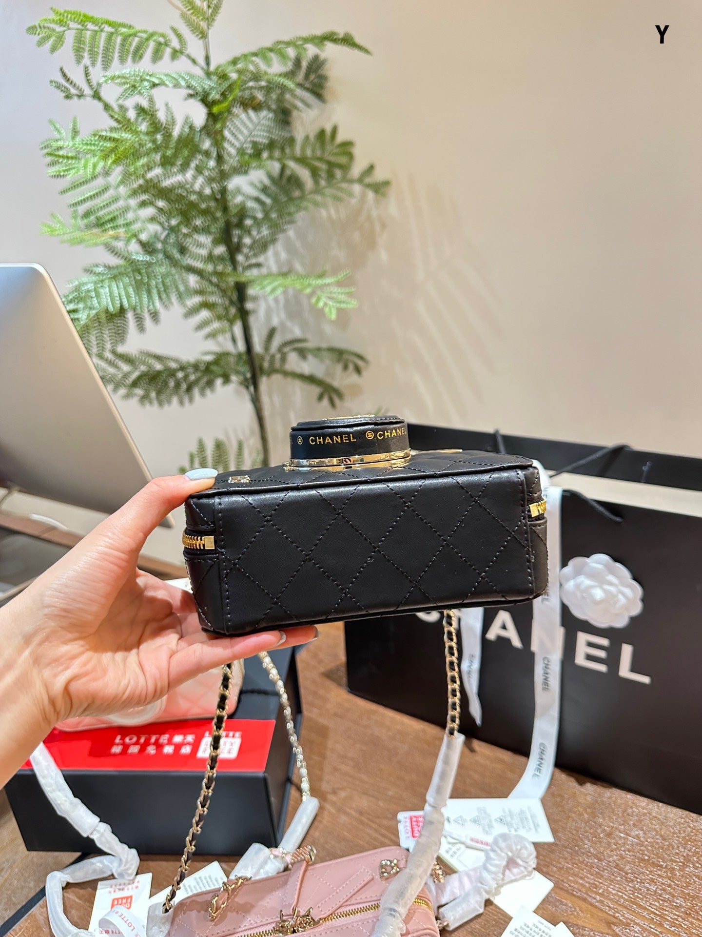 6XC420BDE Stylish Camera Bag