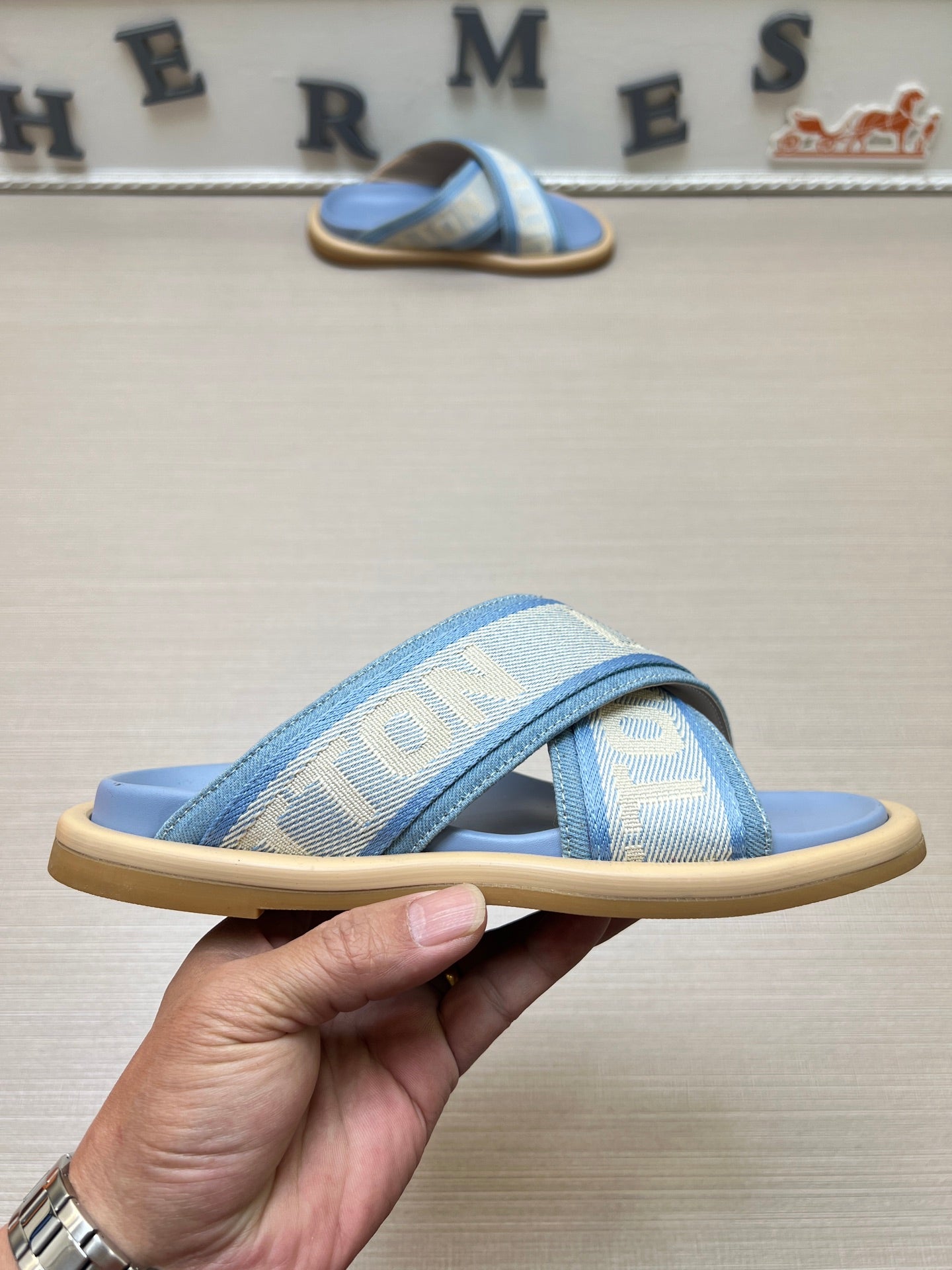 535ZE272ZDE Stylish Slippers