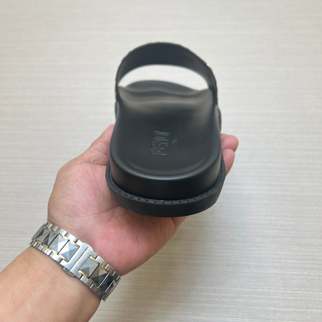 54F121ZDE Stylish slippers