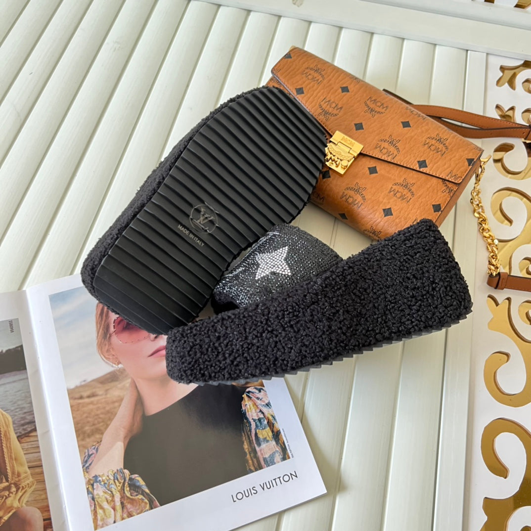 14E91ZDE Stylish Slippers