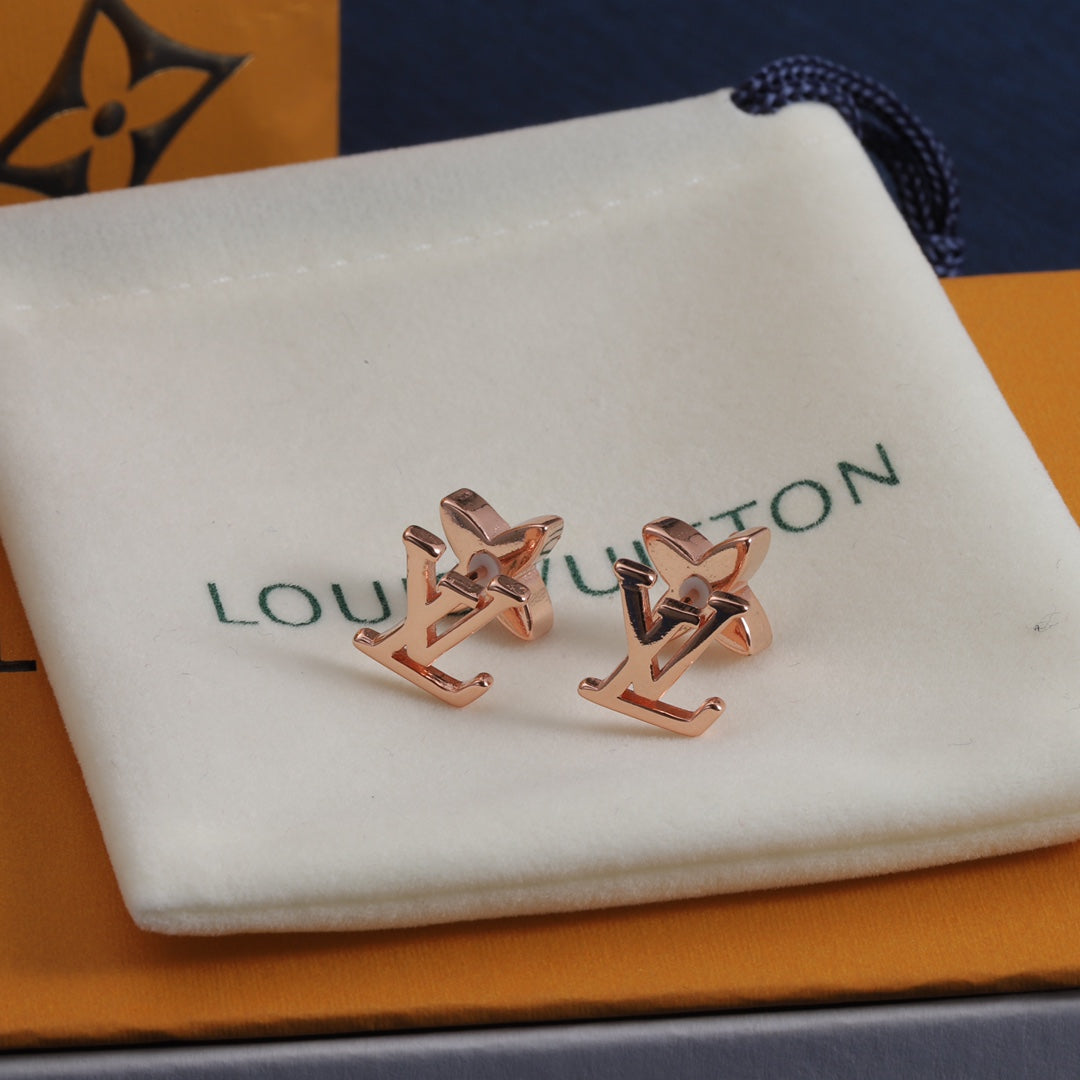 1YE332EDE Stylish Earrings