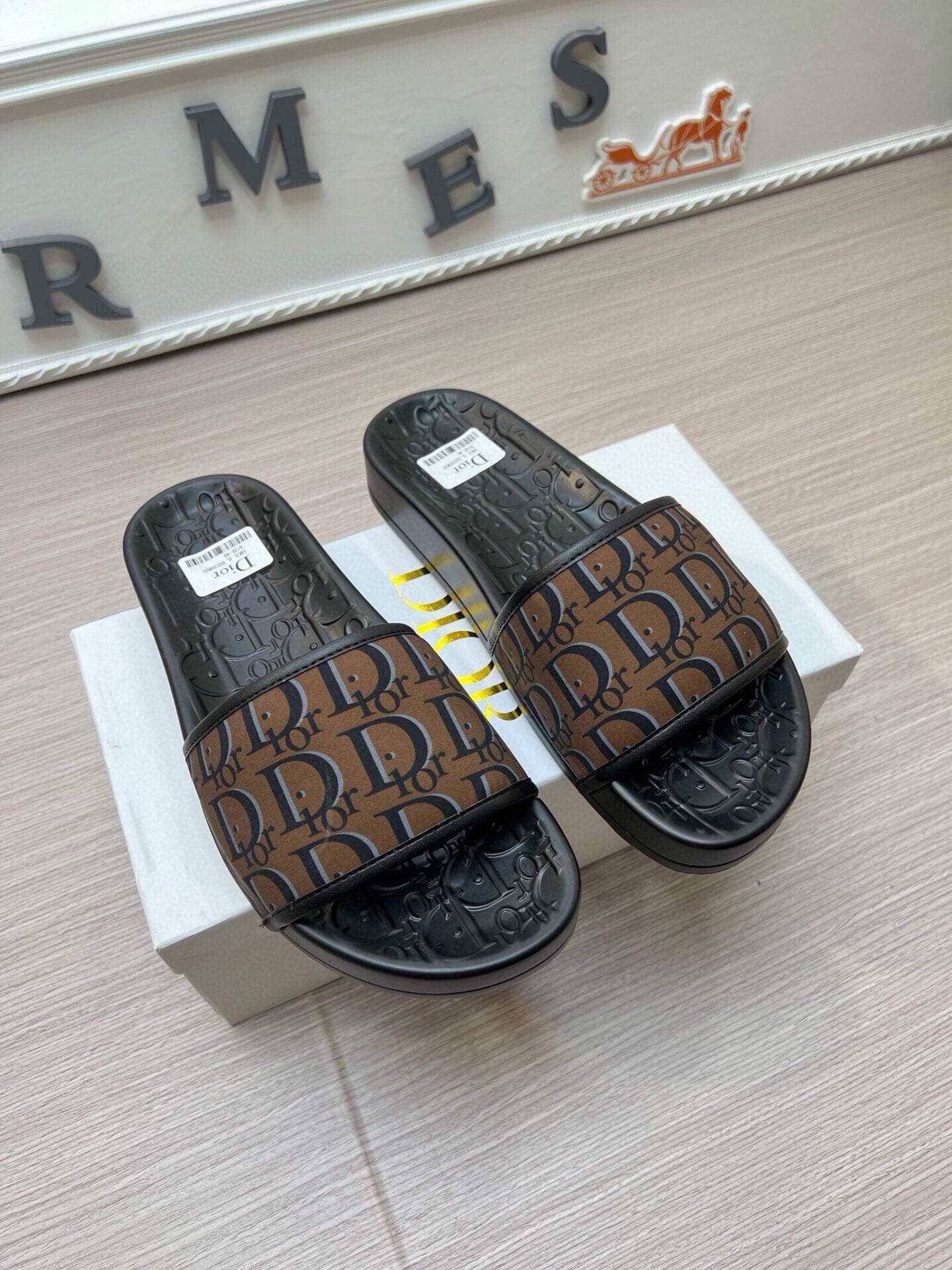 5LD214ZDE Stylish Slippers