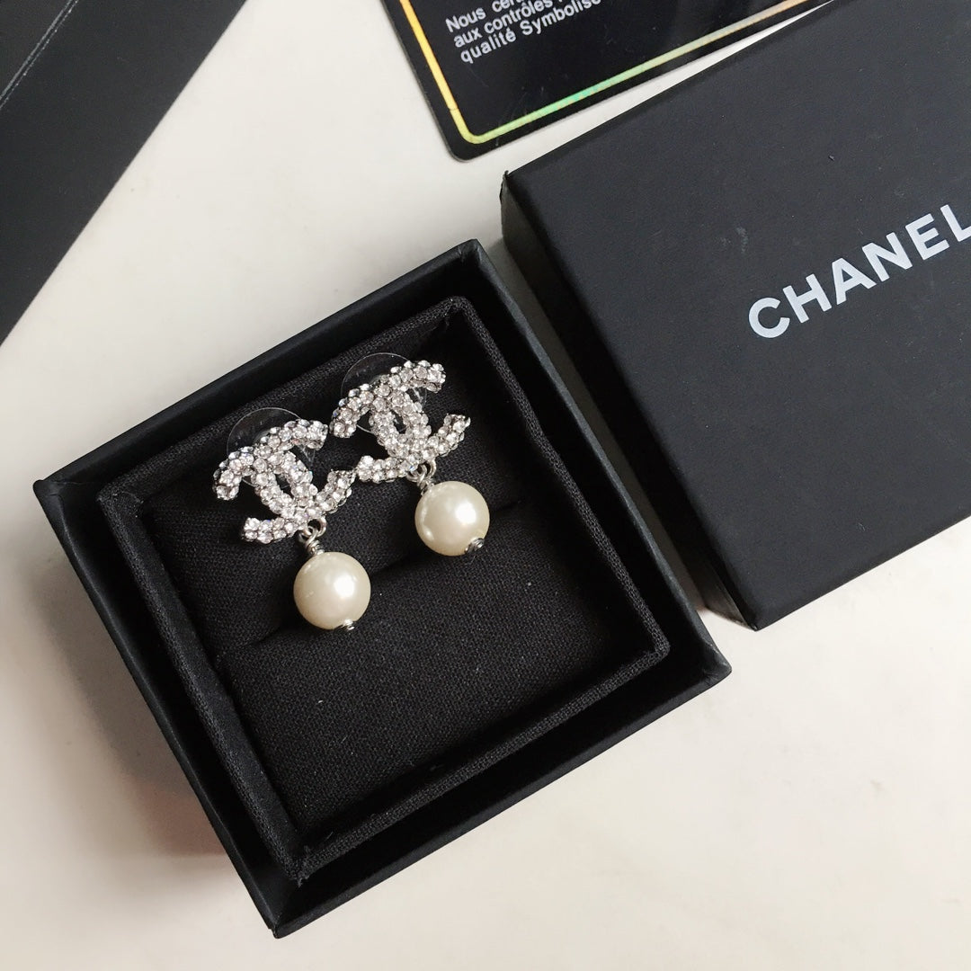 14C43EDE Stylish Earrings