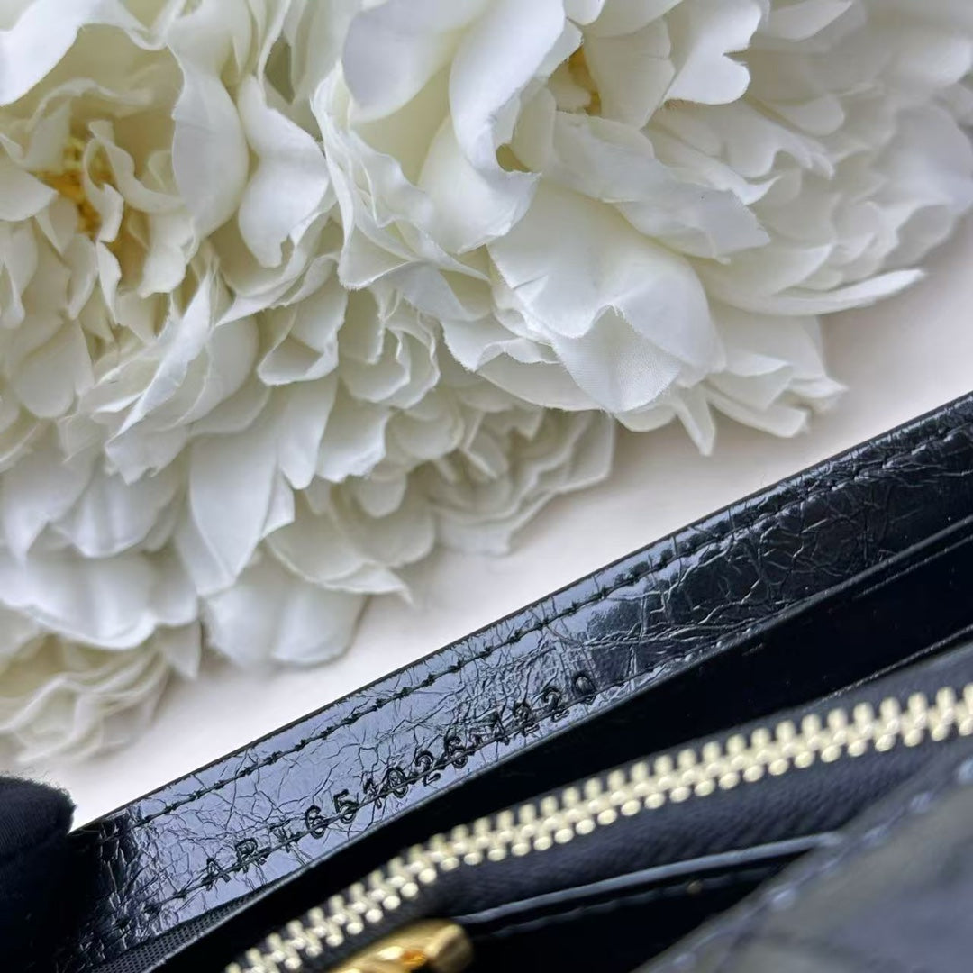 15RC84BDE Stylish leather bag