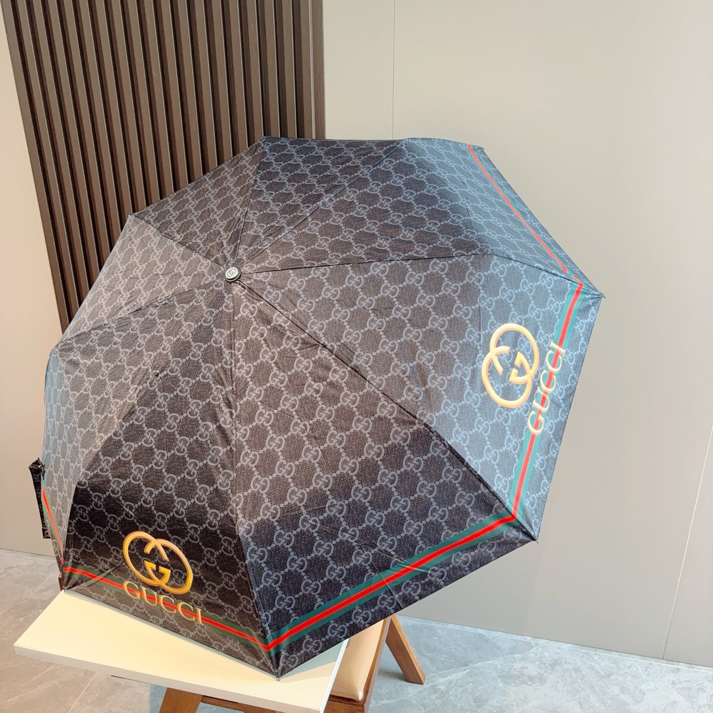 15RB81SDE Stylish UV resistant umbrella