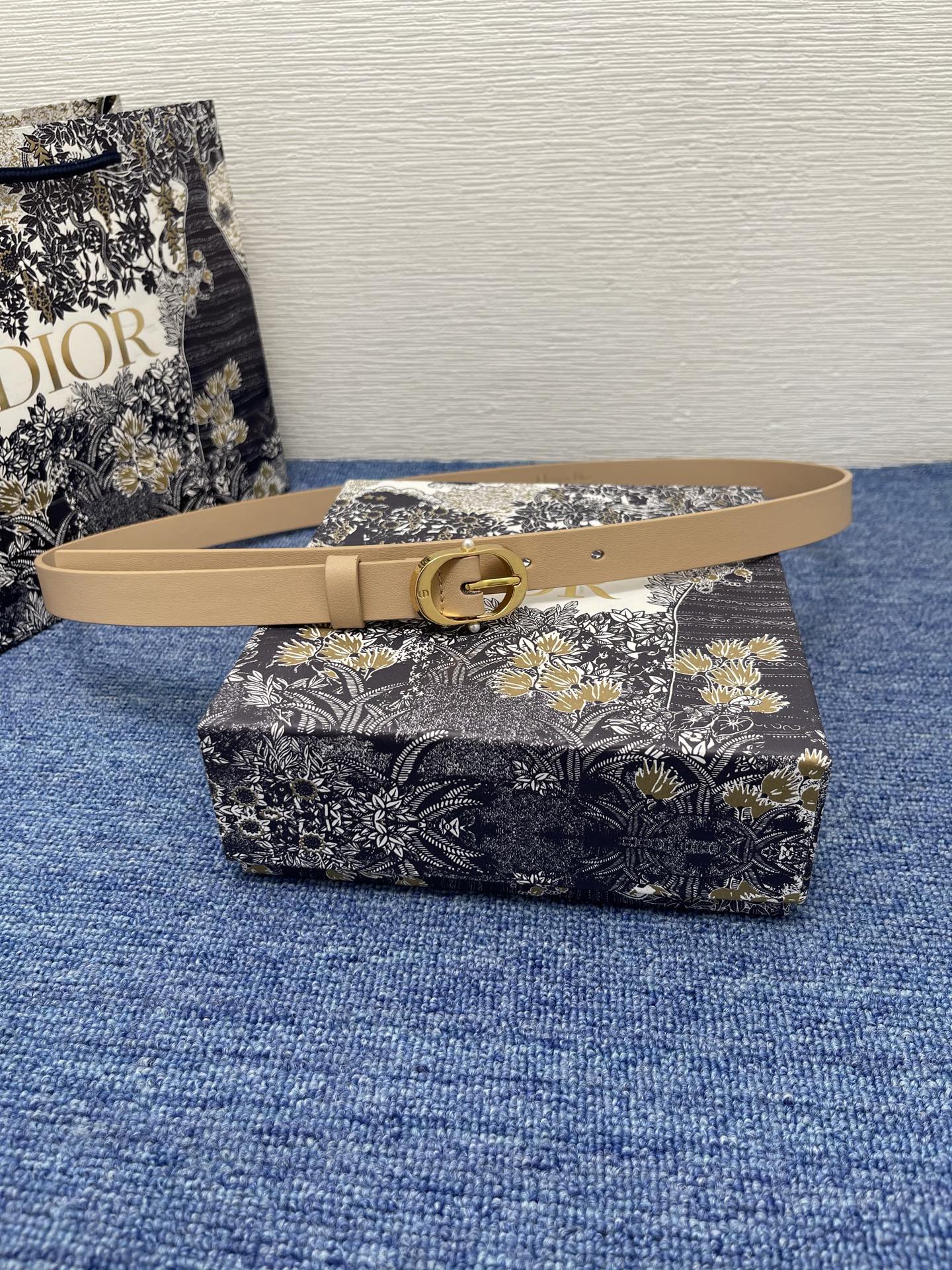 155RD204PDE Stylish  High quality belt With full package