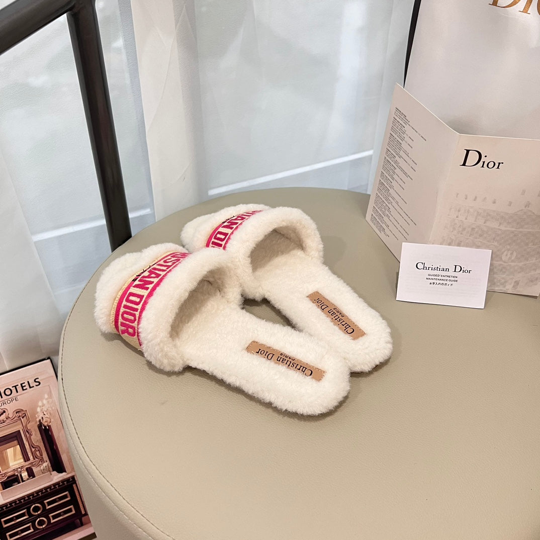 1JD4ZDE Stylish Slippers