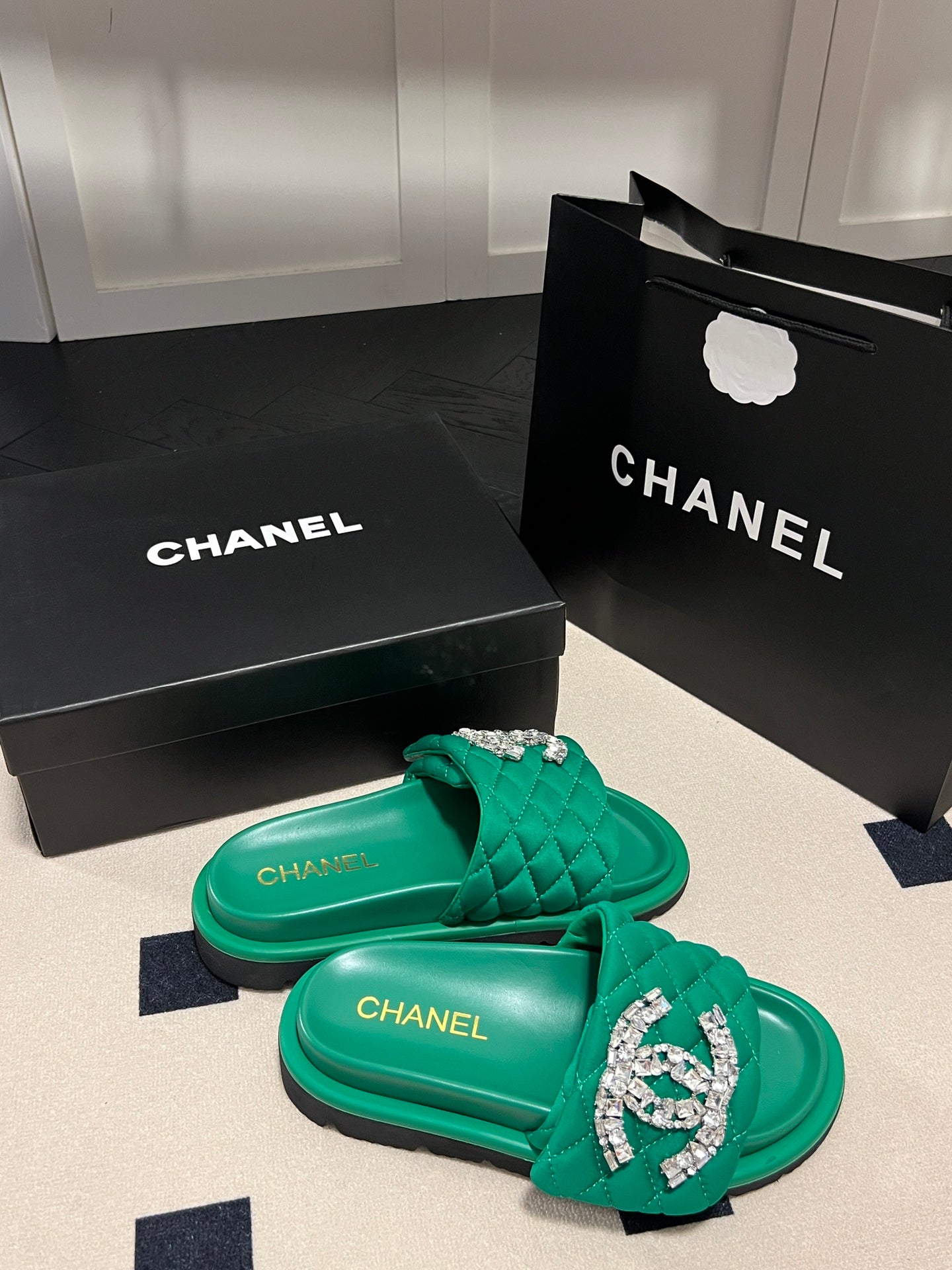 14C93ZDE Stylish Slippers