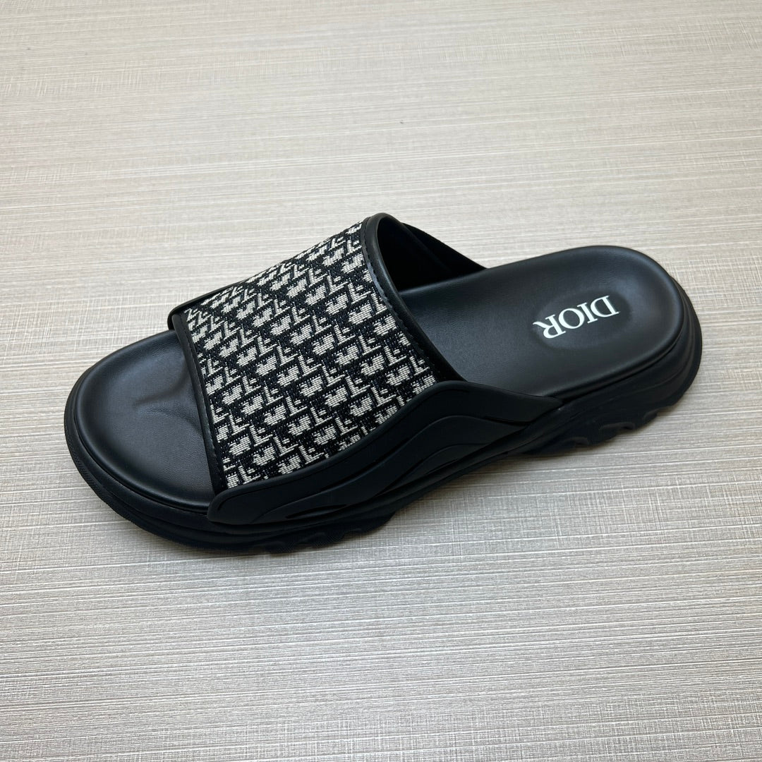 54D8ZDE Stylish slippers