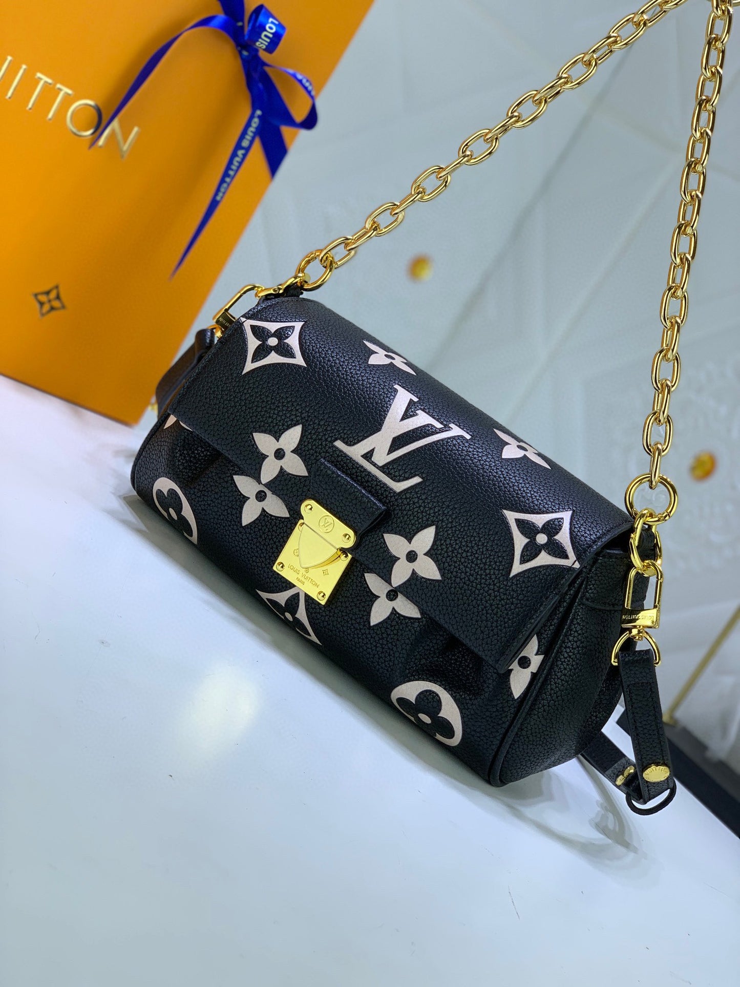 2XR363BDE Stylish leather bag 