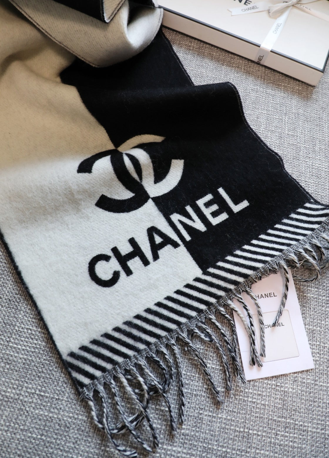 175RC14WDE Stylish Winter Scarves
