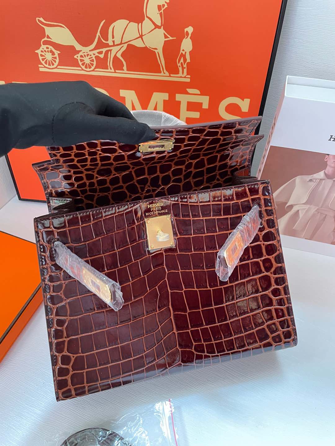 2WH28BDE Stylish leather bag