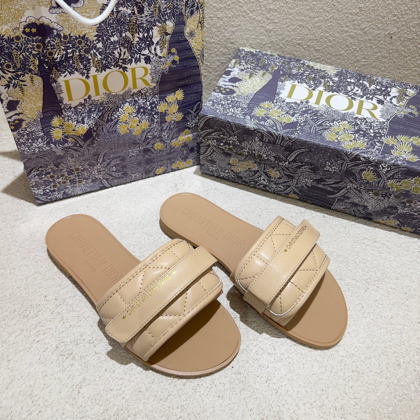 14D79ZDE Stylish Slippers