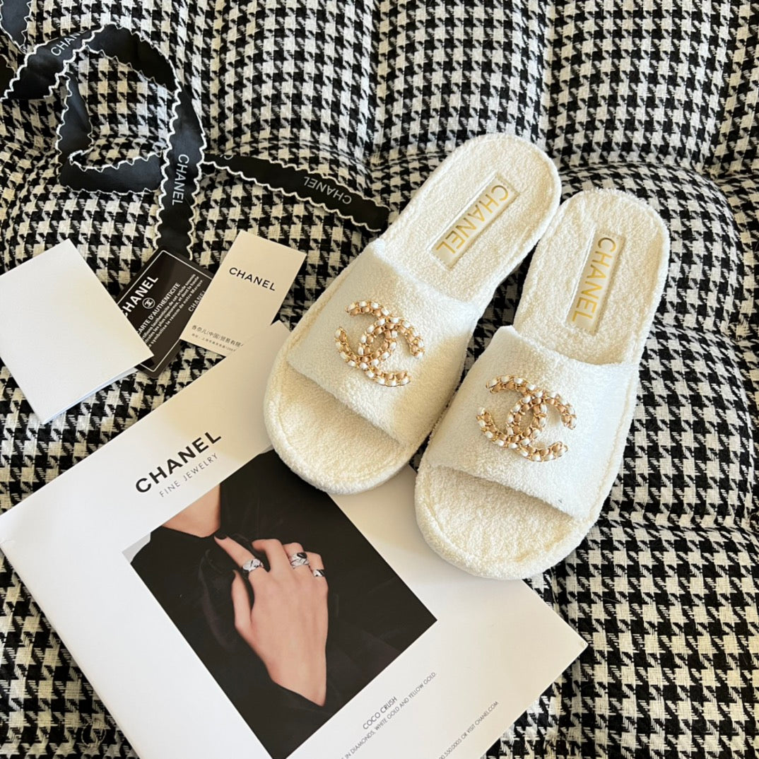 14C159ZDE Stylish Slippers