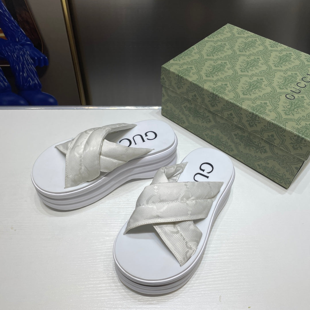 14B145ZDE Stylish Slippers Sole thickness 8cm