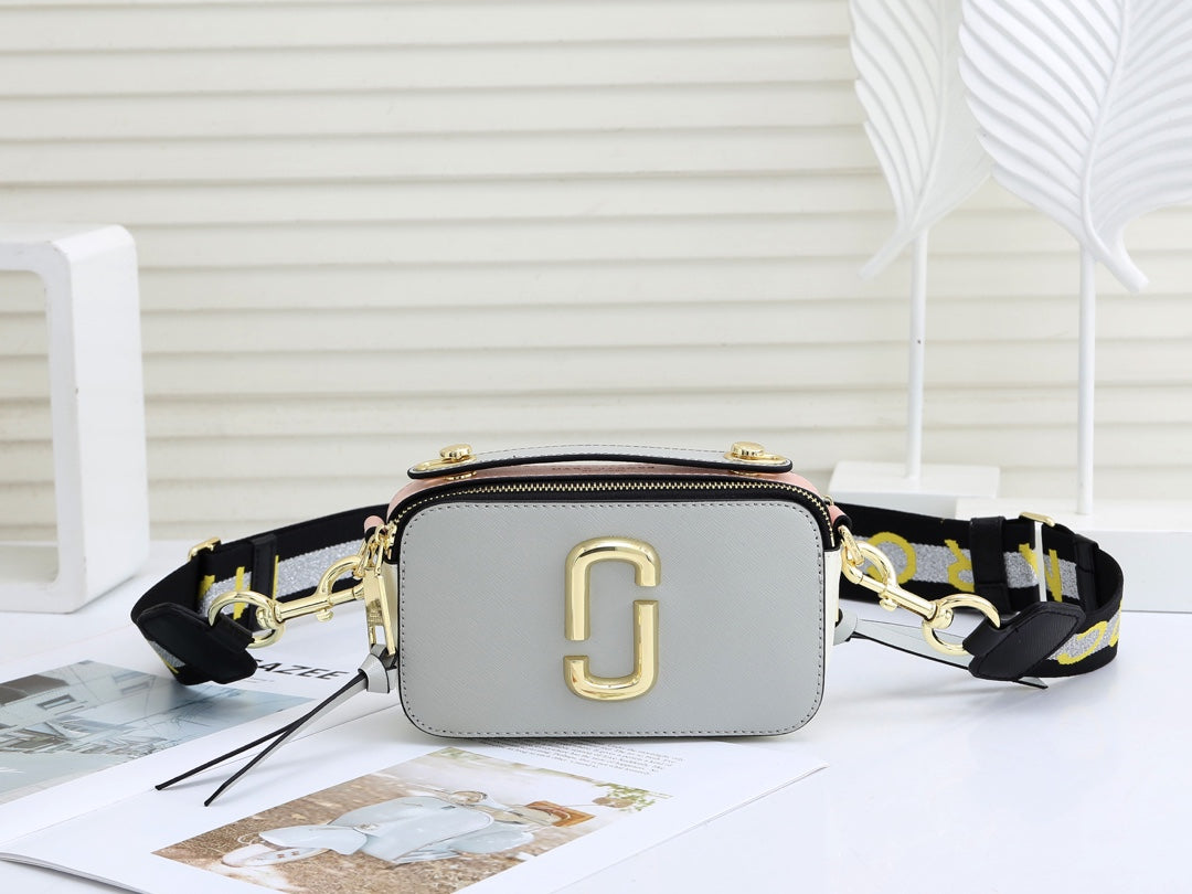 1XA31BDE Stylish leather bag 