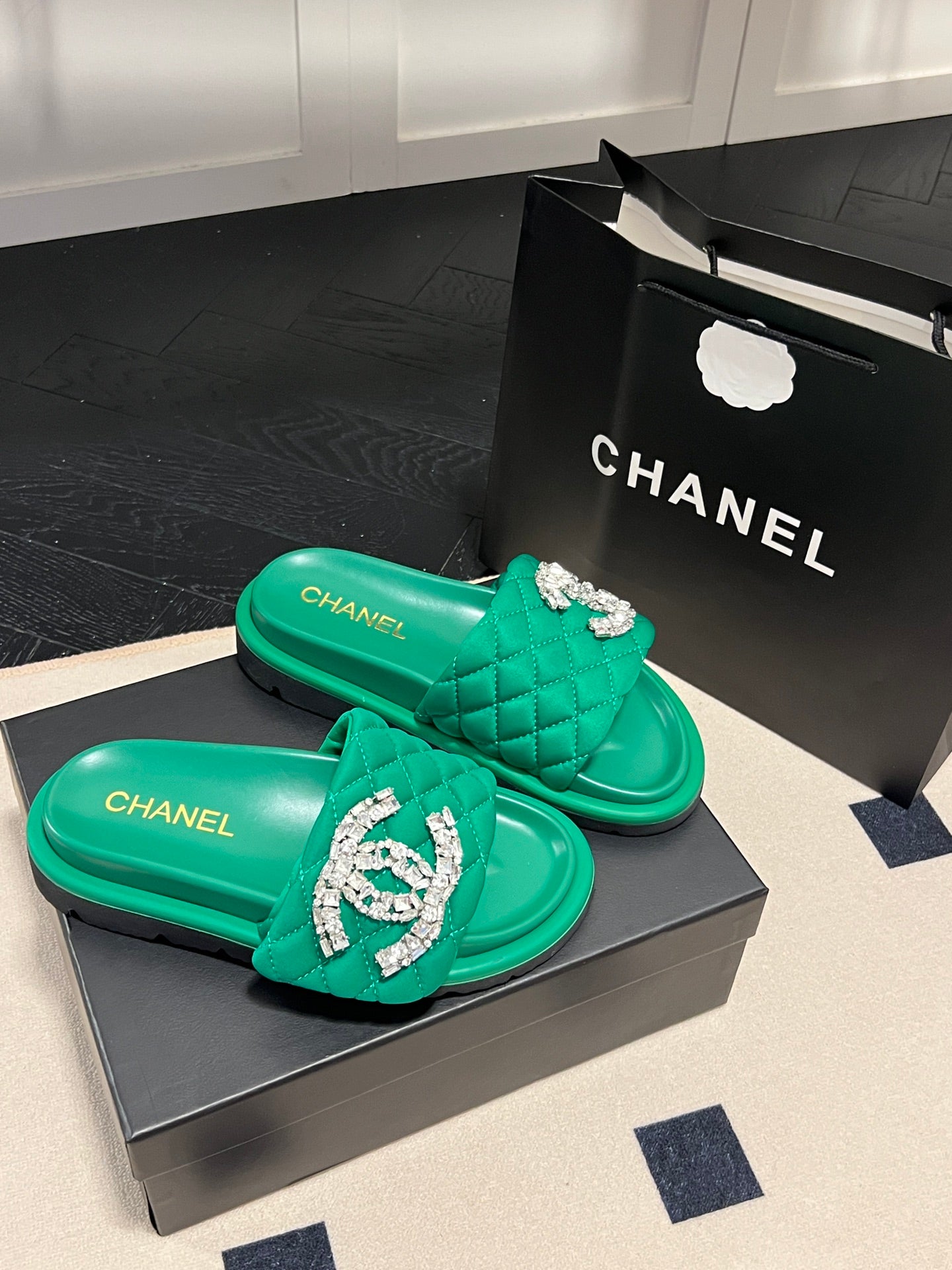 14C93ZDE Stylish Slippers