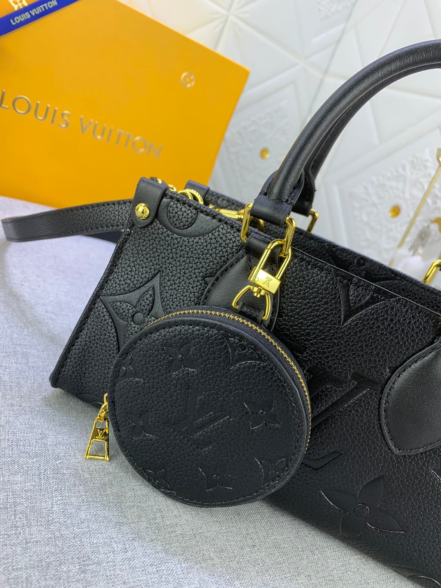 2XE320BDE Stylish leather bag 