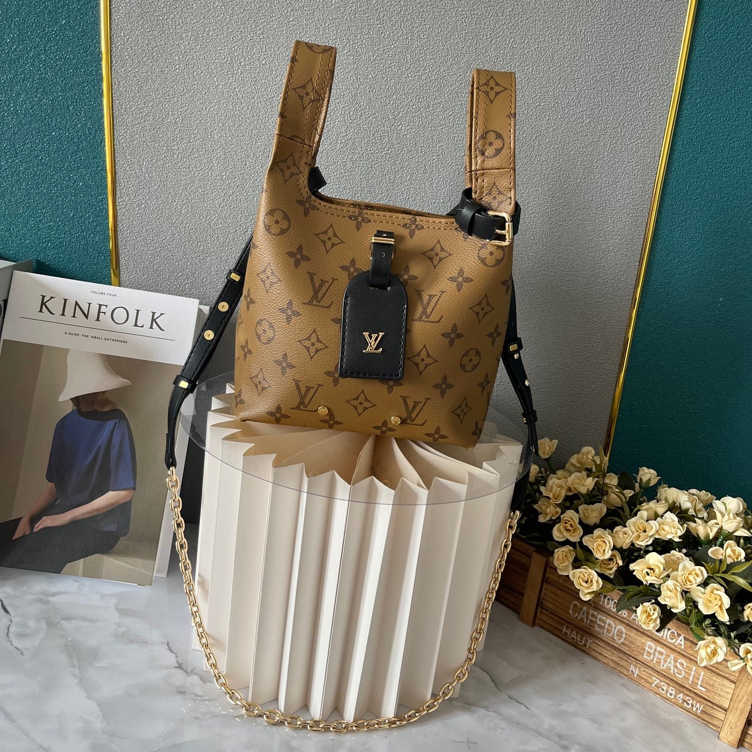 2WE21BDE Stylish leather bag