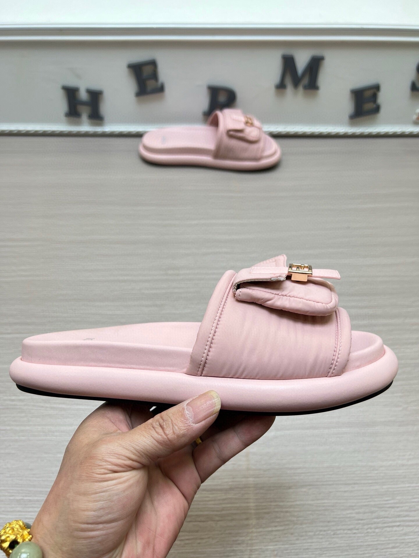 54F125ZDE Stylish slippers