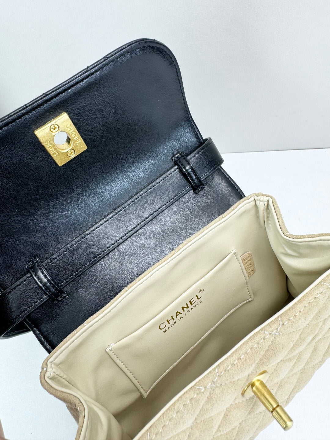 15RC62BDE Stylish leather bag