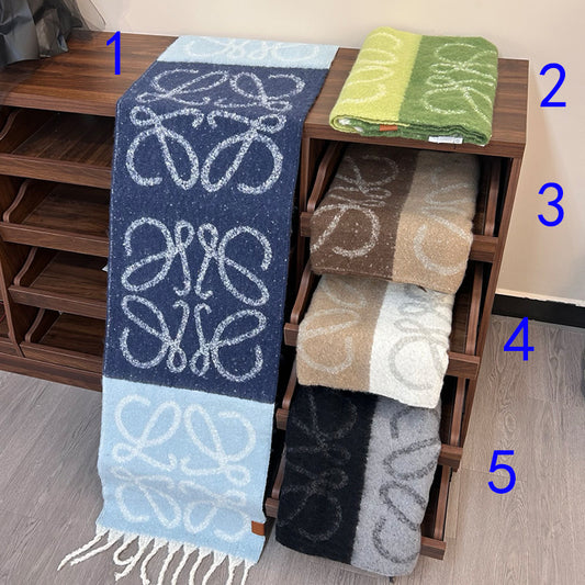 185ZA31WDE Stylish Winter Scarves