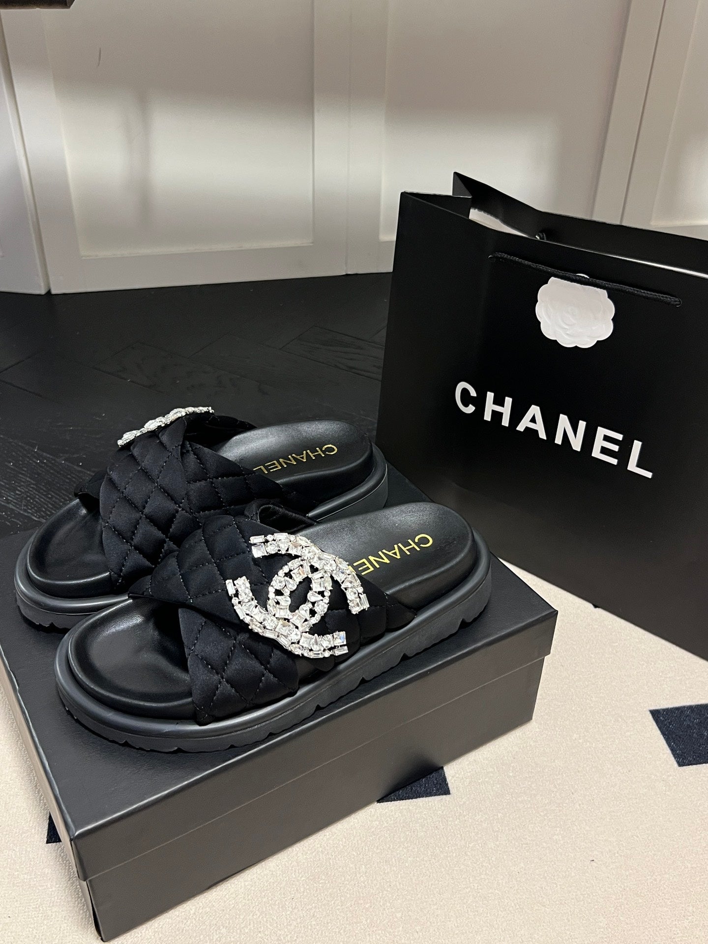 14C94ZDE Stylish Slippers