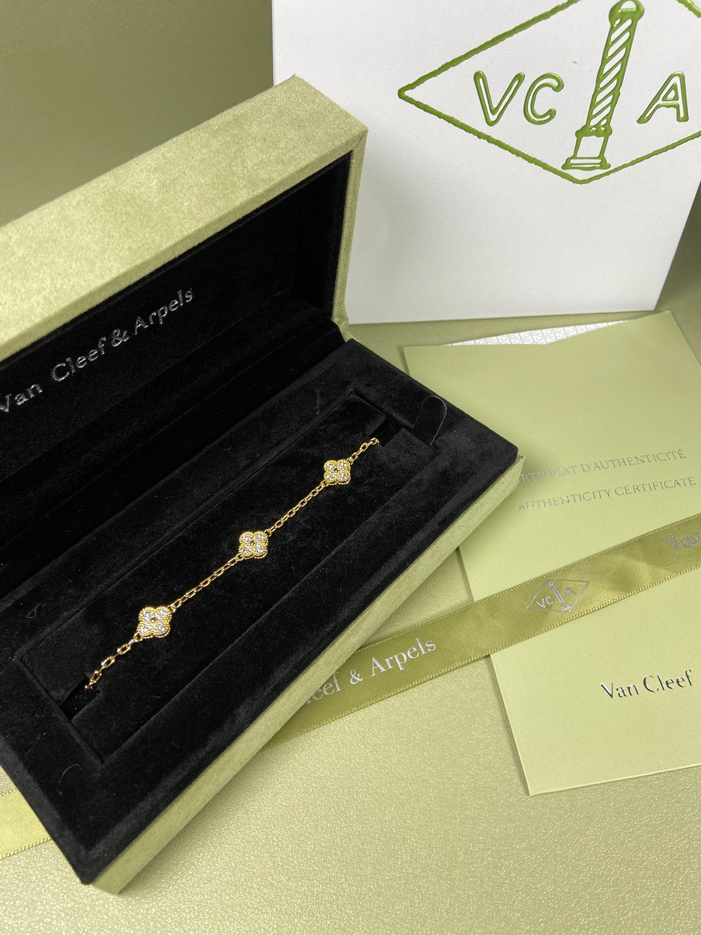 5XVA183KDE Stylishbracelets 6 flowers mini size 0.9cm flower