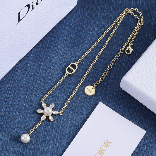 175RD26XDE Stylish Necklaces .
